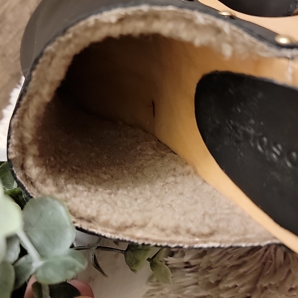 Aerosols | FURY | Black Leather Faux Fur Lined Clogs - Picture 8 of 14